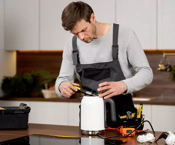 Skilled Blender Technicians: Your Small Appliance Repair Experts for Newton, MA
